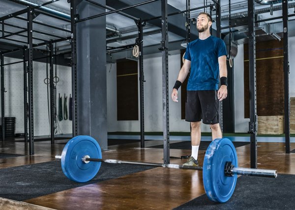 Wie kann man mit regelmäßigem Krafttraining die Lebensqualität im Alter verbessern?